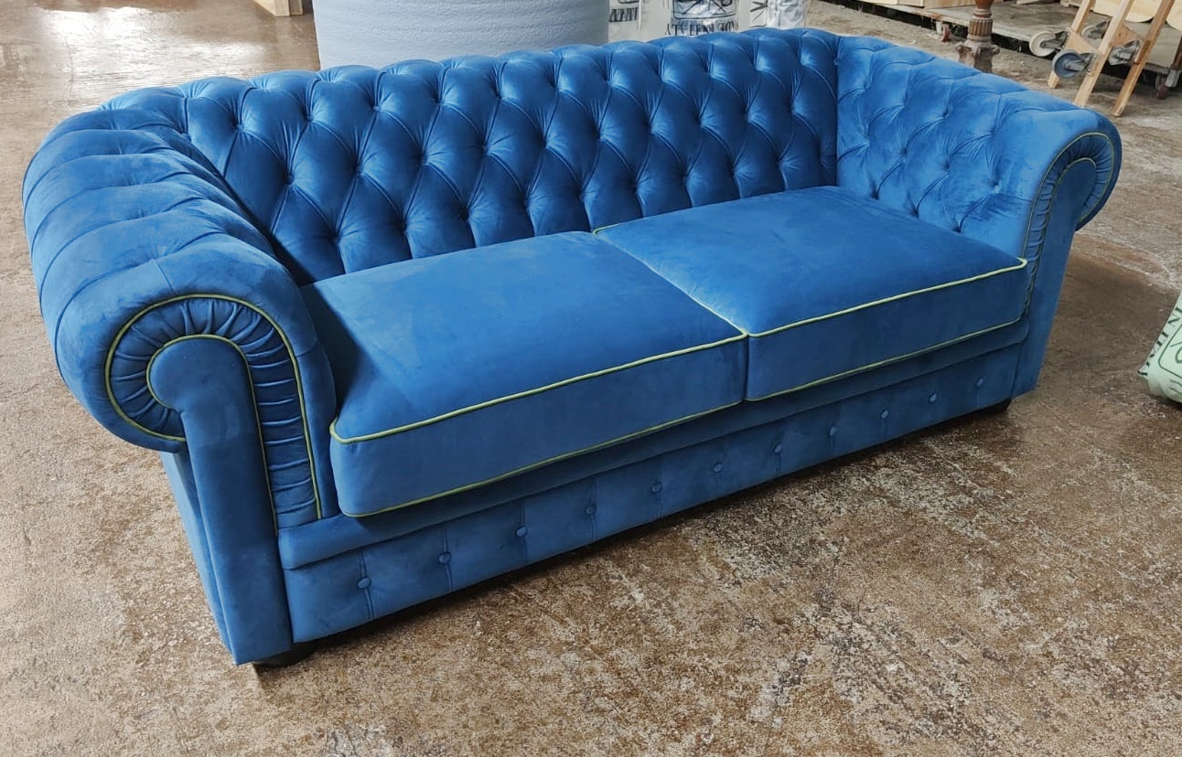 divani chesterfield blu